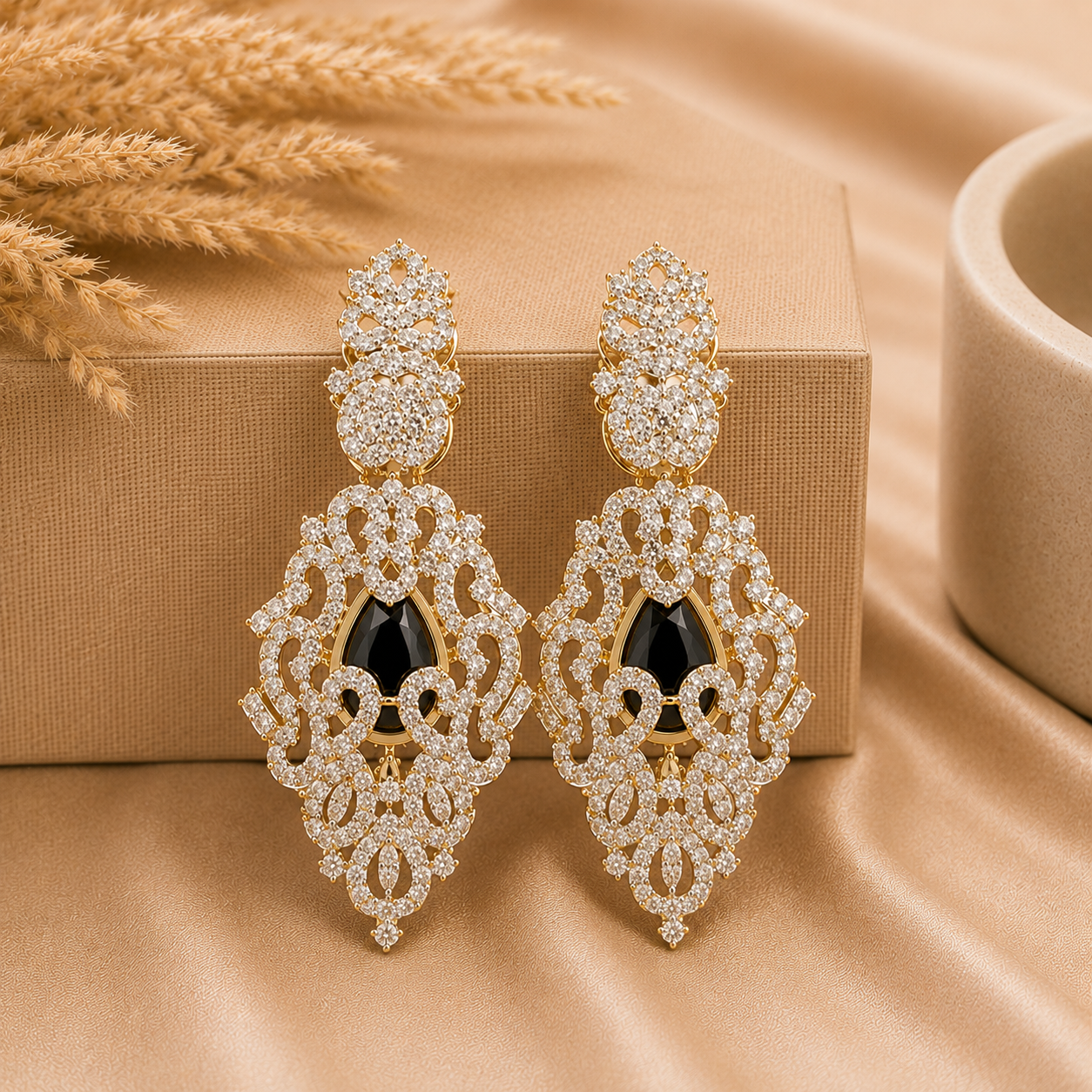 Noir Élise Earrings